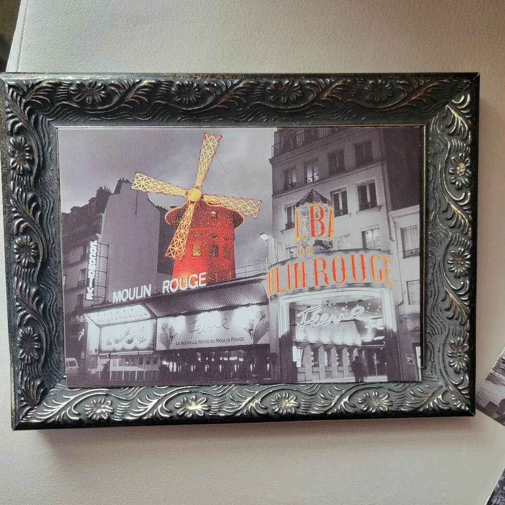 Graphique paris themed